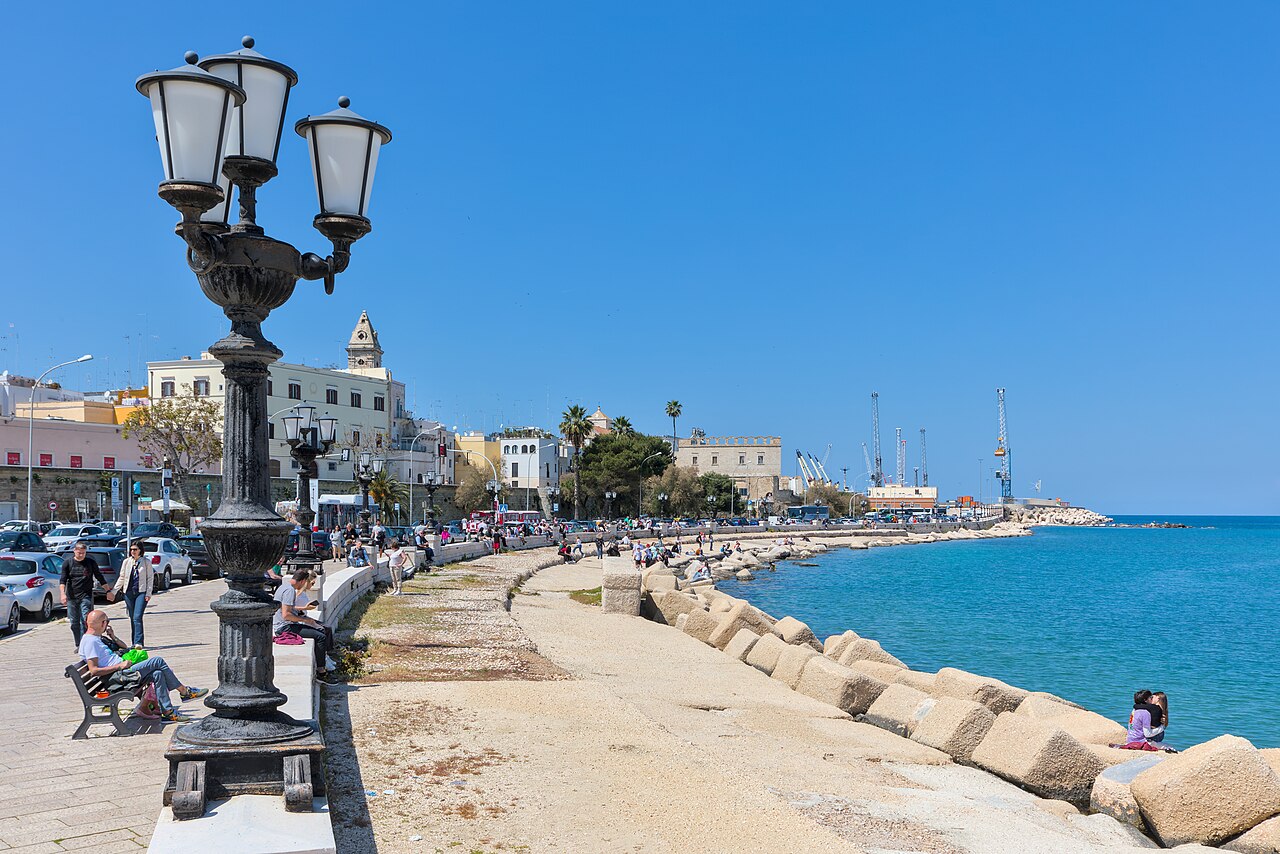 Bari Waste Investigation: Why Tourist Guides Say Nothing